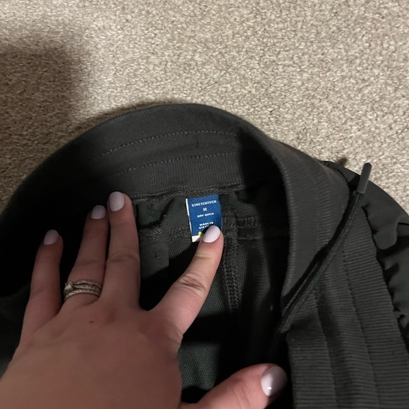 Olive green old navy joggers - Picture 3 of 3